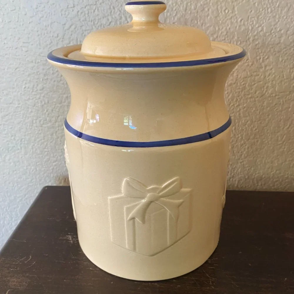 Vtg Williams Sonoma Embossed Stoneware Canister Christmas Cookie Jar England